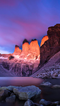 Three peaks within a hundred