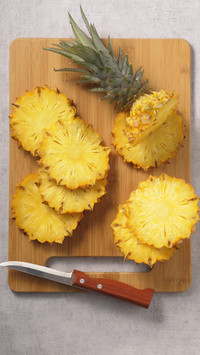 The pineapple with sugar water or salt water soak 1