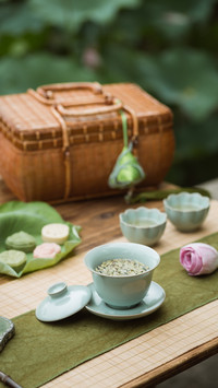 People who love to drink tea are worthy of deep