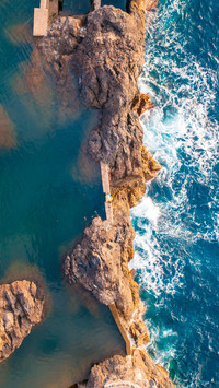 Natural swimming pool