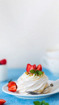 Decious cake-01