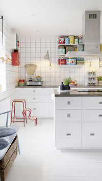 Kitchen with small area and large storage 48