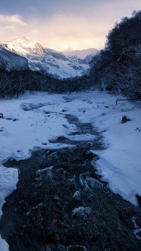 High mountains and flowing water seek a kindred spirit