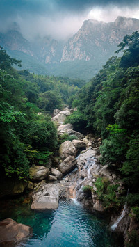 Mount lu competes in the five sacred mountains