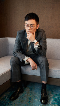 朱亚文