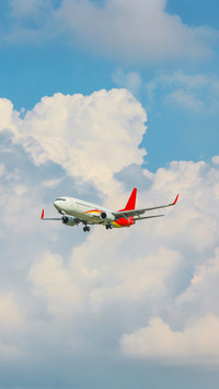 Why are most airplanes white