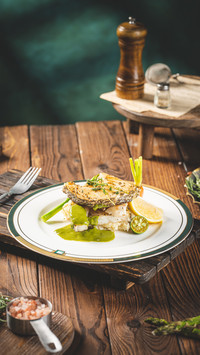 Fried codfish with lemon sauce