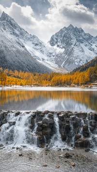 Bipeng Gou autumn scenery like a painting