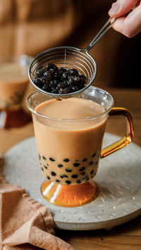 Friends who like milk tea look at it 12