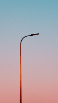 日落下的路灯