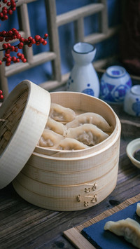 饱满多汁的蒸饺