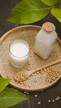 Chef teaches you how to make soybean milk