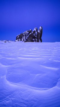 Australia new south wales moon over ramshead range dusk
