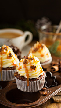Gingerbread men cupcakes with winter spices