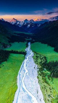 Head to xiata to gaze at the snowcapped mountains