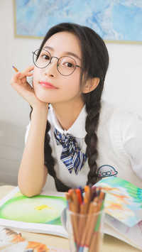 露出额头才好看
