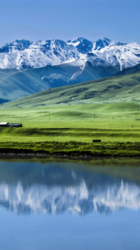 Tangbula grassland lake