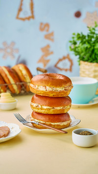 What is the difference between bagels and donuts
