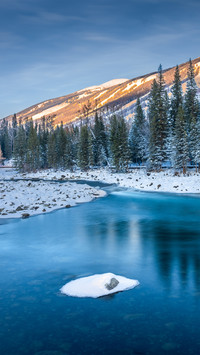 Clear waters and golden mountains