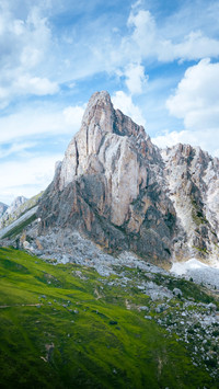 The mountains face the sky