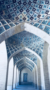 The evolution history of persian ceramic tiles