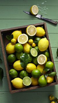 What is the difference between green lemon and yellow lemon