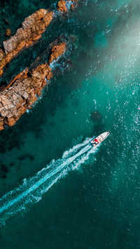 Surfing the sea and reefs
