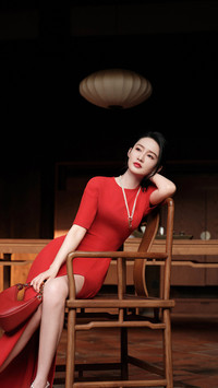 李沁优雅自在