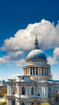 Overlooking the church in London 46