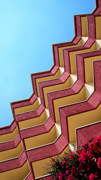 International-Building contrapicado