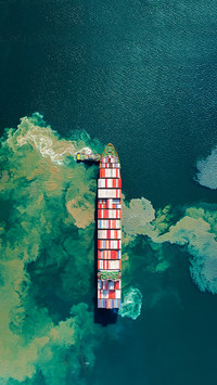Inventory of the top ten largest freight ships in the