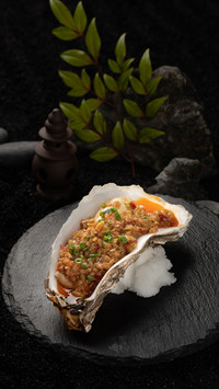Delicious and nutritious garlic minced oysters