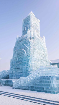 Extremely cold ice sculpture