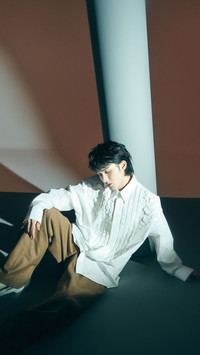 朱正廷 脚踏实地