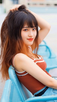 女生穿针织背心的魅力