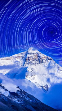 The Sleeping Beauty of Everest has been frozen for 9 years 6