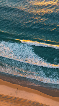 The gold scattered on the sea surface