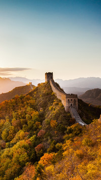Climb the Great Wall in autumn 01