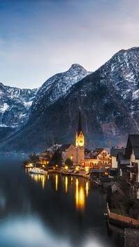 In the early morning at lake halstadt
