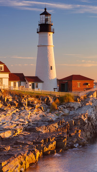 Distant lighthouse-01