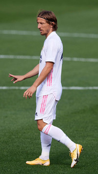 C罗荣获2020年度金足奖