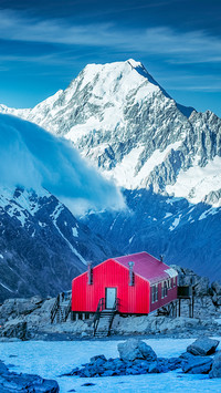 雪顶小屋-拍信图库