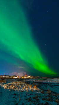 Troms  aurora fjord