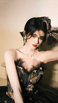 鞠婧祎复古风美艳灵动