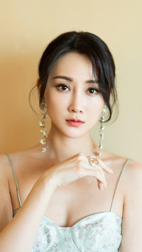 林鹏 偏爱中性风
