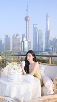 卢昱晓为屏摄郑重致歉