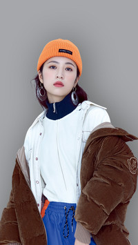 周雨彤 羽绒服的时尚逆袭