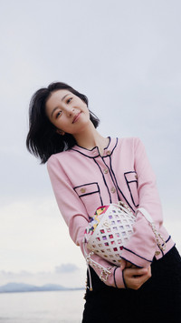 高冷与温柔并存的女人