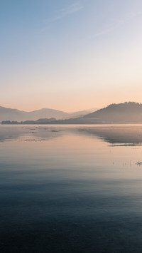 The dawn is just breaking on siming lake