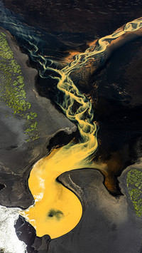 Large scale melting of glaciers in iceland